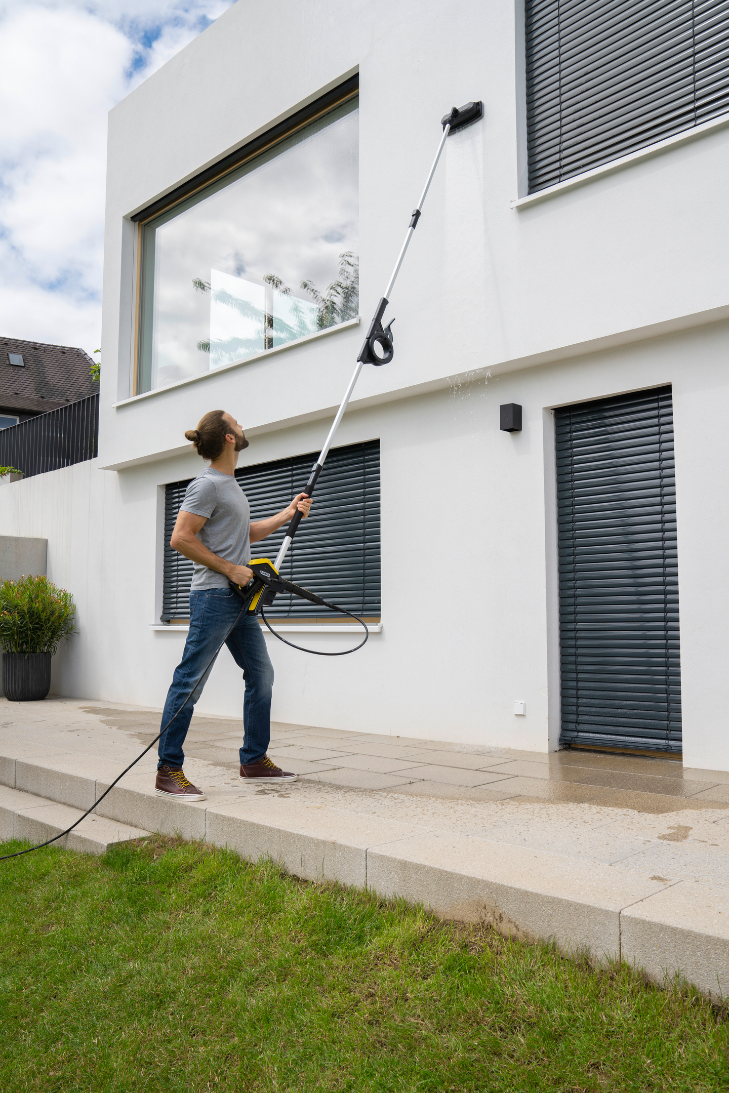 Teleskooppinen pesuvaruste Kärcher TLA 4 julkisivujen ja kattojen pesuun