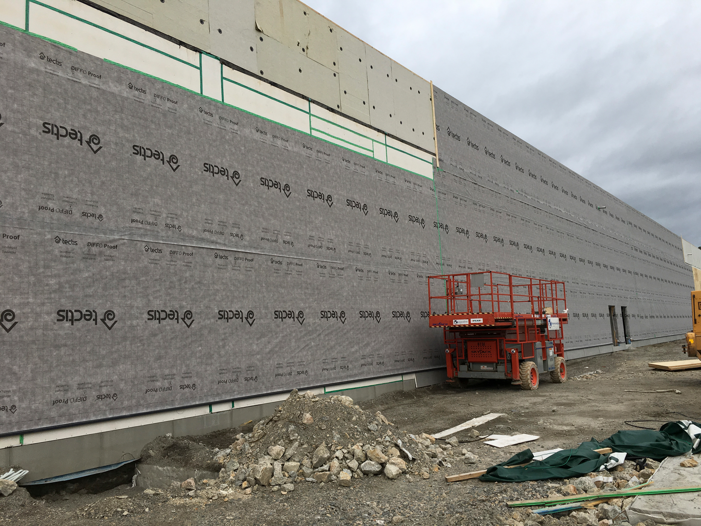 Tuulensuoja Diffo Proof 137,5m² kangas 2,75x50m 92g/m²