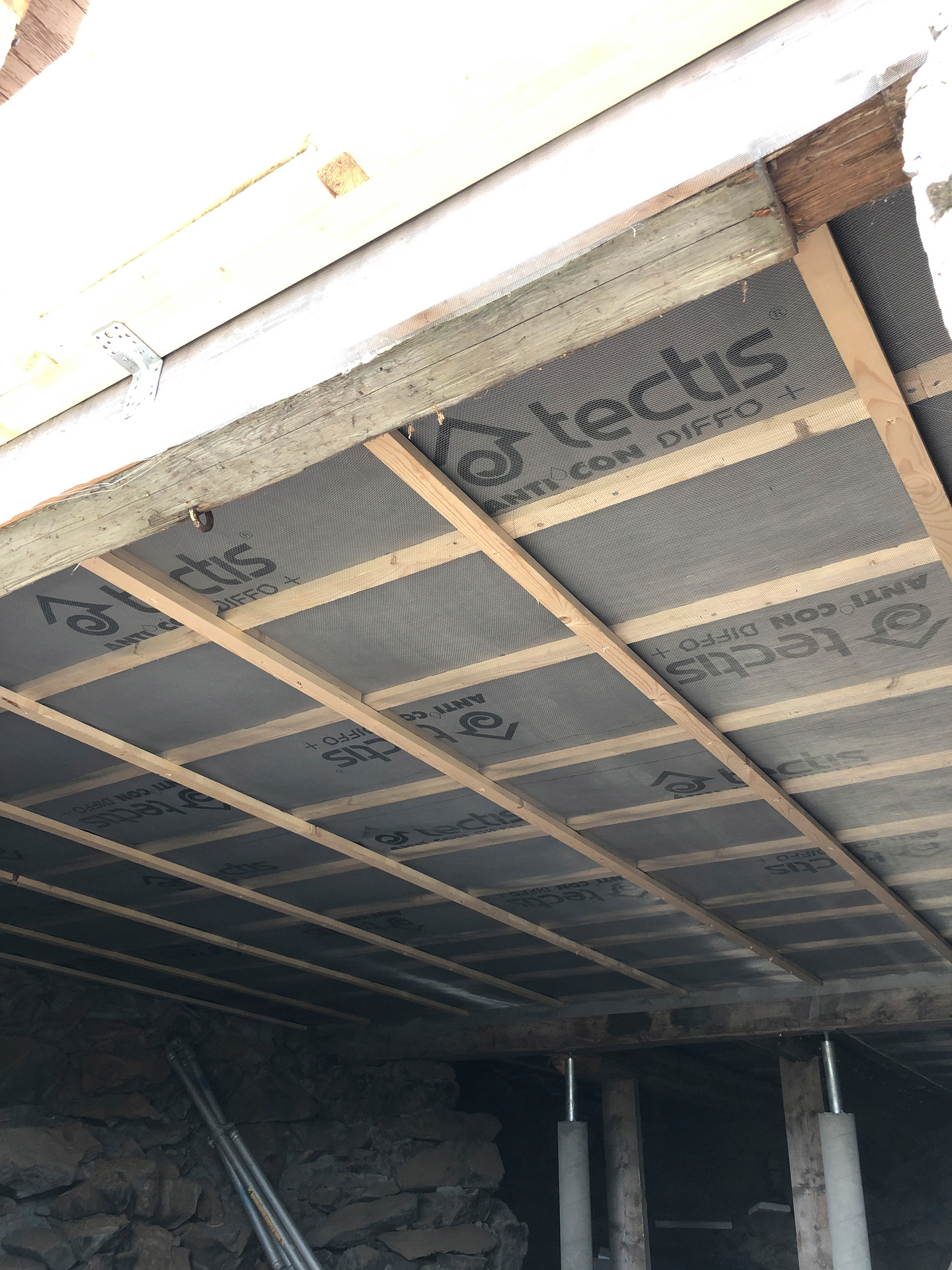 Tuulensuoja Diffo Proof 137,5m² kangas 2,75x50m 92g/m²