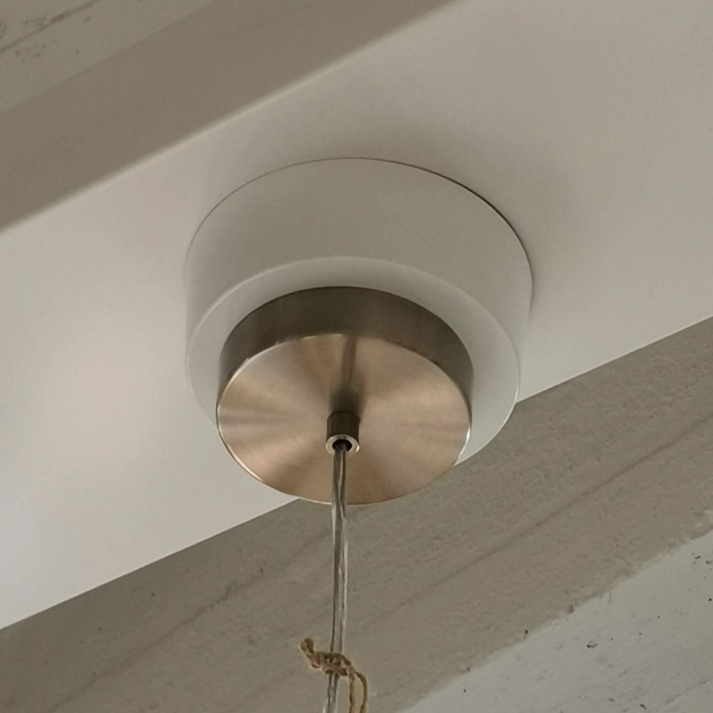 Valaisinasennusadapteri STEELYDESIGN valkoinen