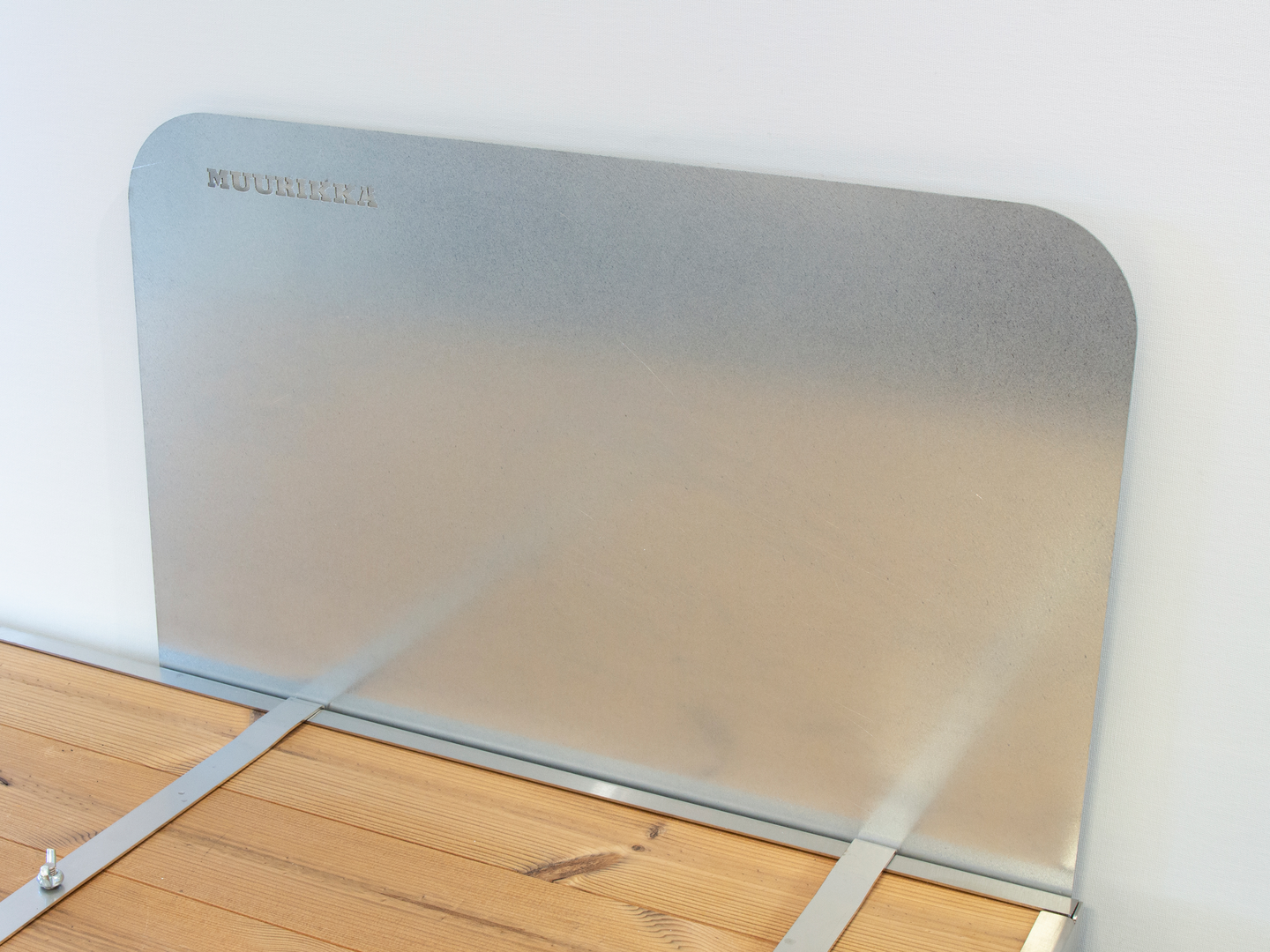 Kesäkeittiön lämpösuojalevy Muurikka Premium