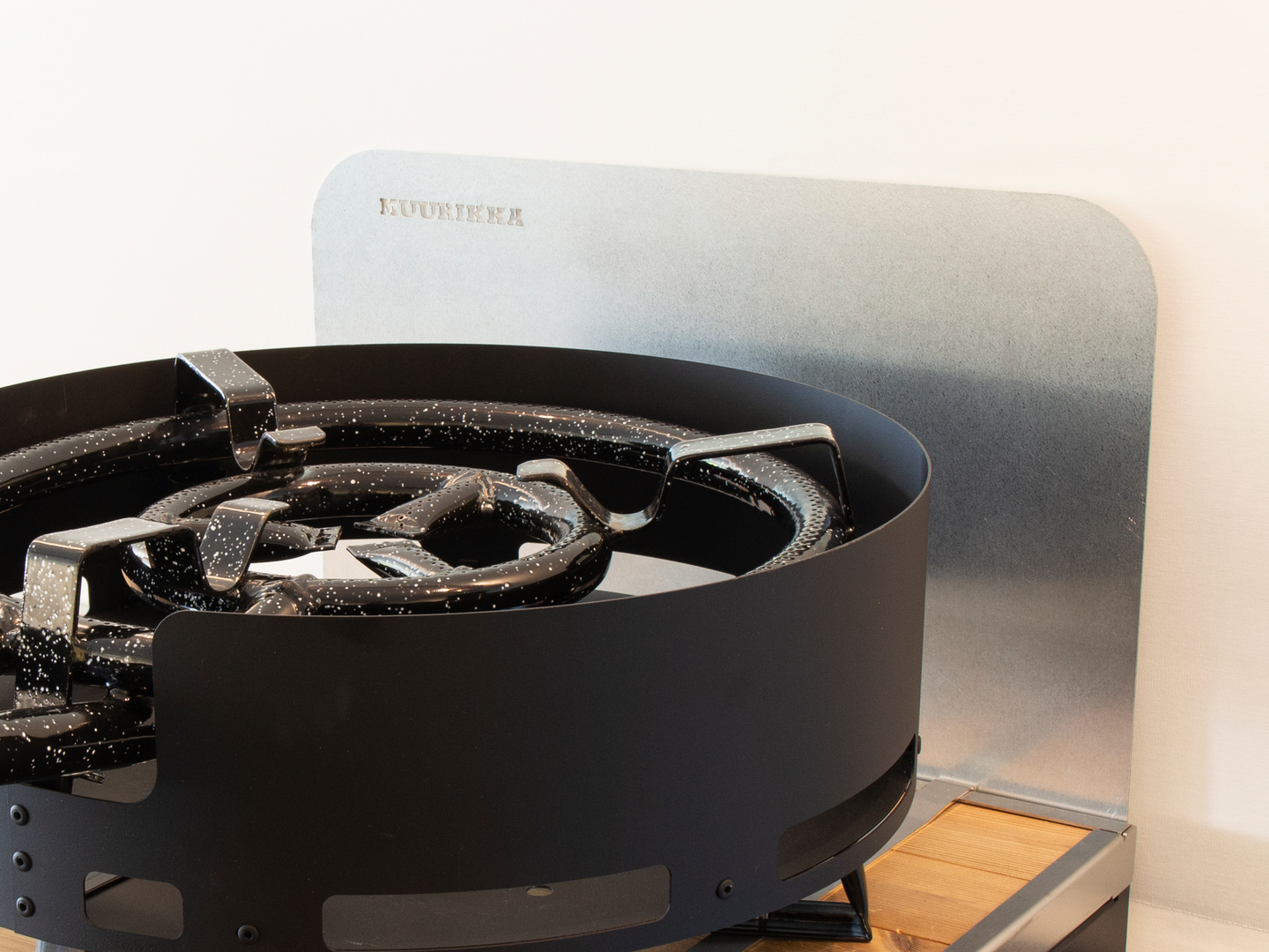 Kesäkeittiön lämpösuojalevy Muurikka Premium