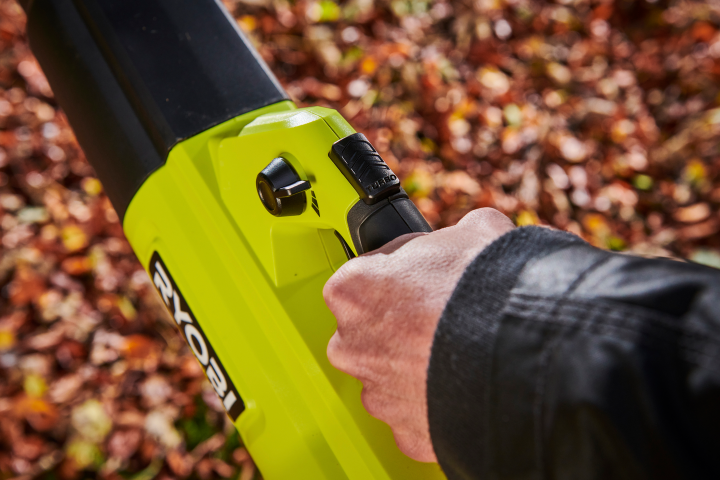 Puhallin Ryobi RY36BLXB-0 Max Power 36V runko