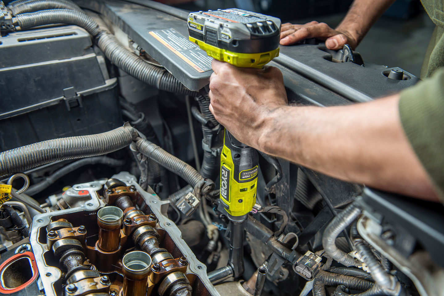 Akkuräikkäväännin Ryobi RRW1814X-0 1/4in kara 18V ONE+ HP hiiliharjaton