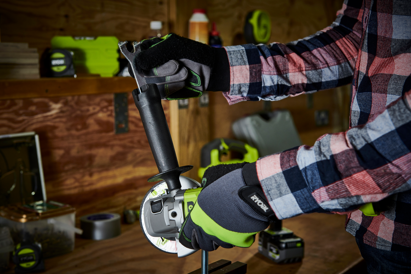 Akkukulmahiomakone Ryobi RAG18115-0 18V ONE+ runko