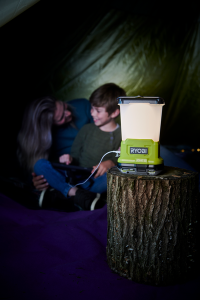 Led-lyhty Ryobi RLL18-0 18V ONE+ USB-latausportti