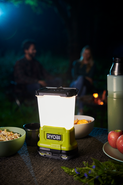 Led-lyhty Ryobi RLL18-0 18V ONE+ USB-latausportti