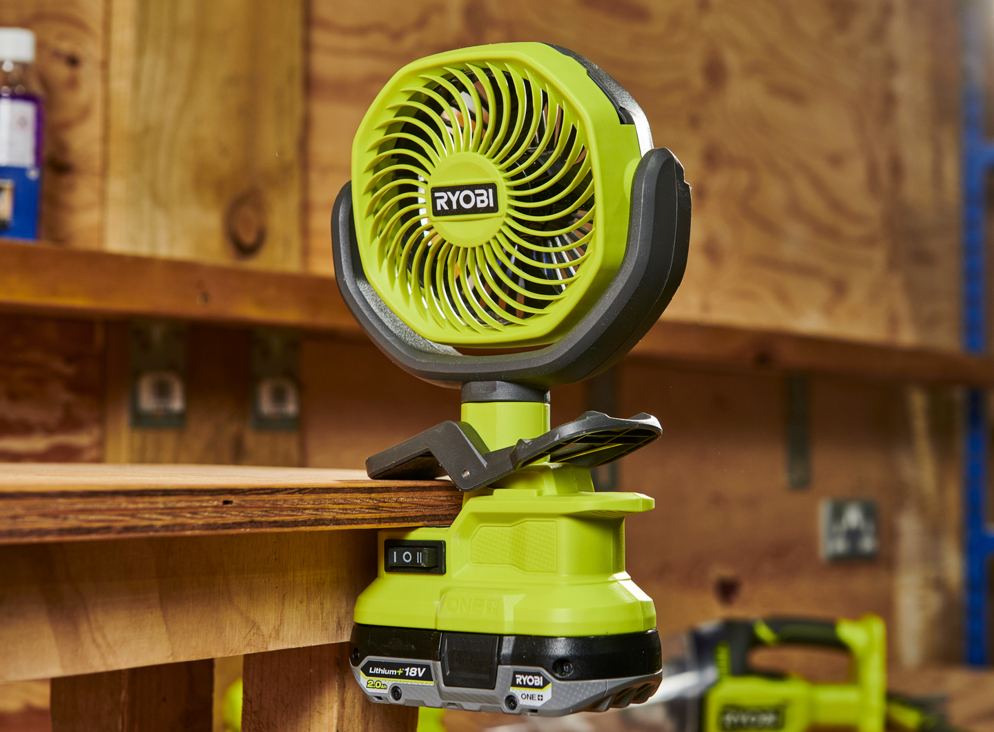 Tuuletin Ryobi RCF18-0 18V ONE+ klipsikiinnityksellä