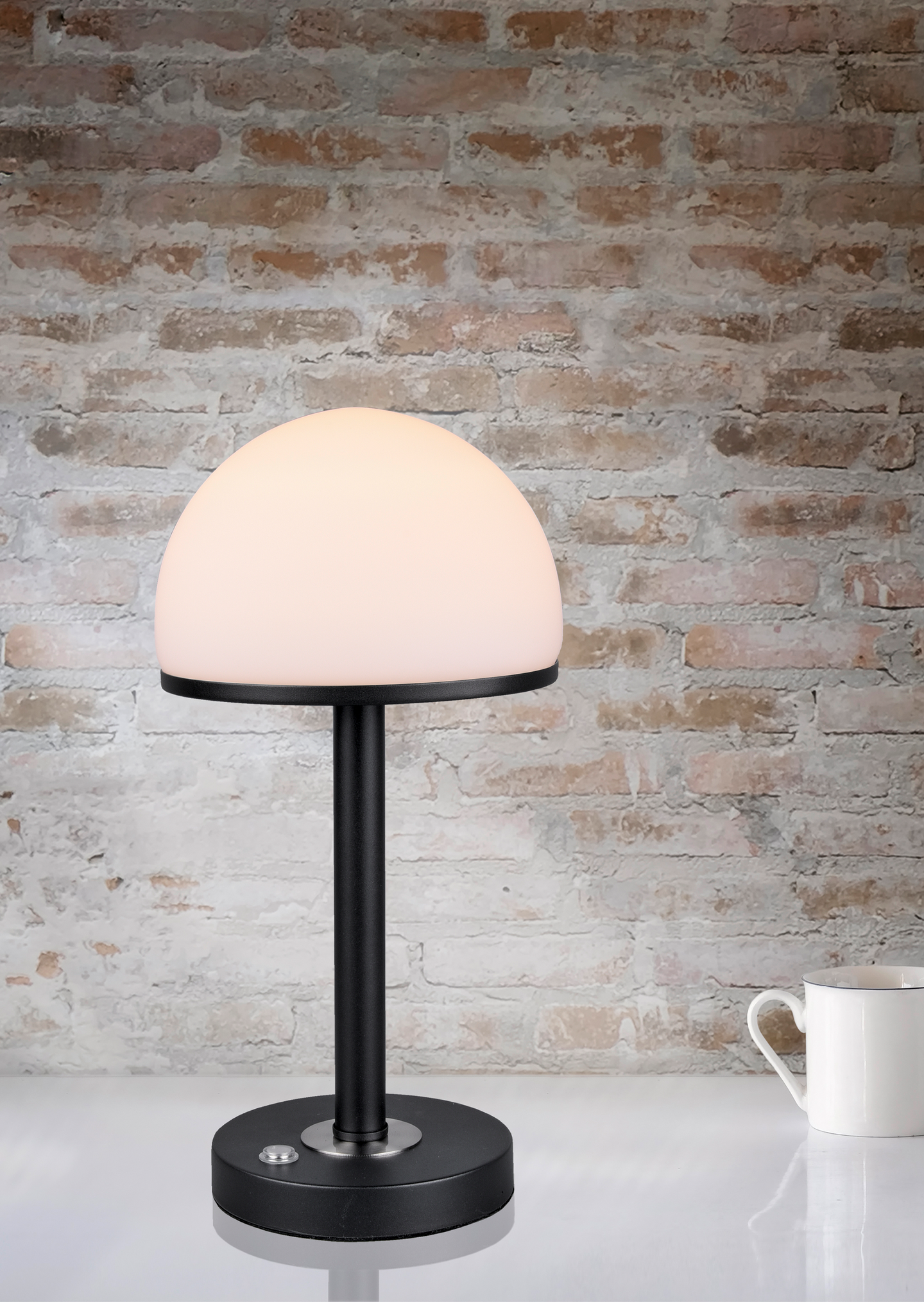 Pöytävalaisin TRIO Berlin led  4,5W 450lm mattamusta