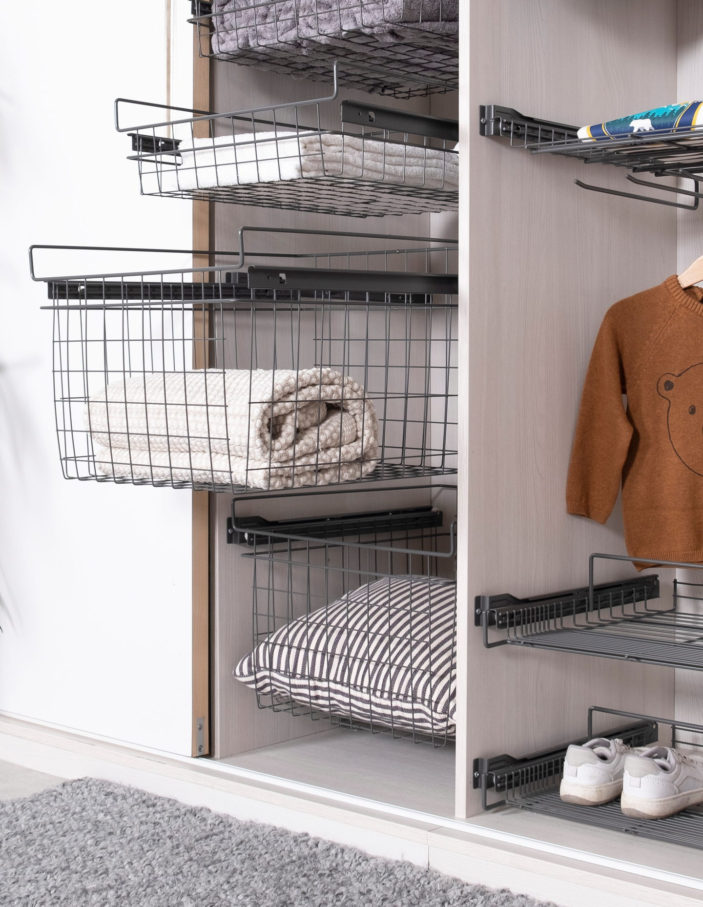 Rullakiskokori LM612 437x500x140 kaappiin 466-470mm hopea