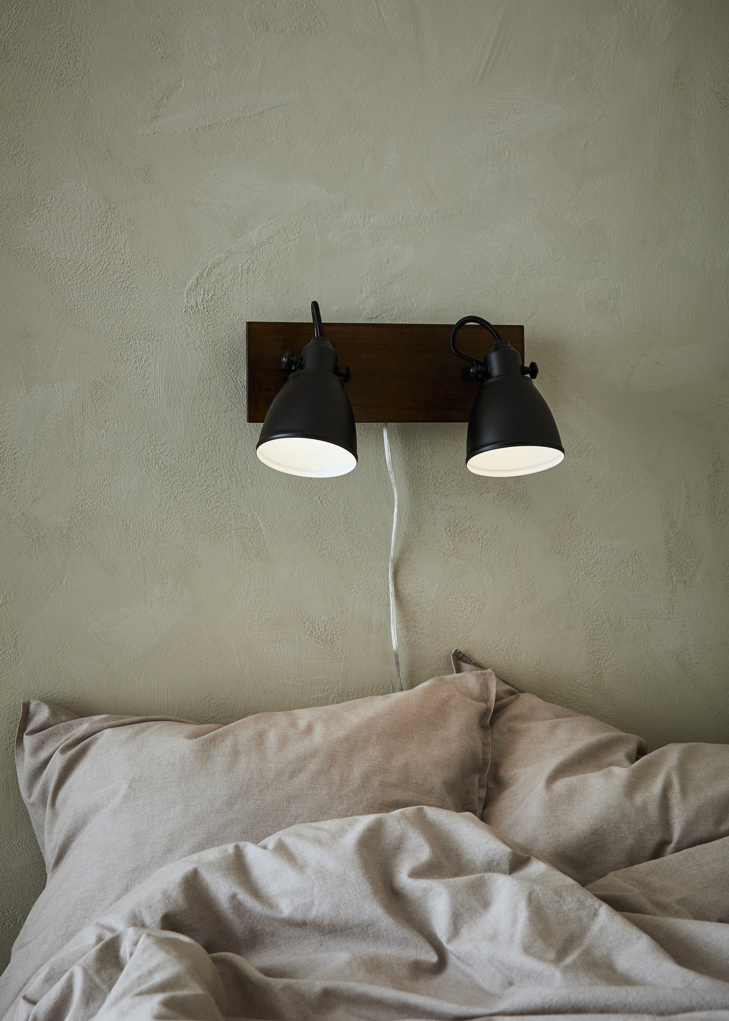 Seinävalaisin Markslöjd Native 2-osainen musta E14