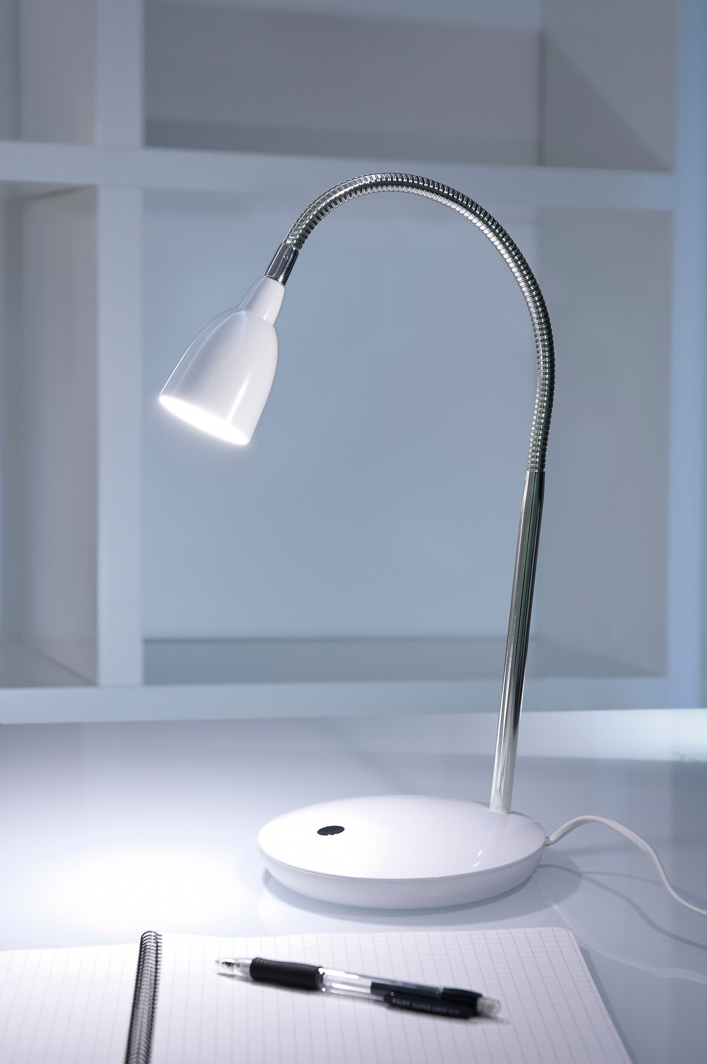 Pöytävalaisin Airam Stella 280lm 3W/830 IP20 valkoinen