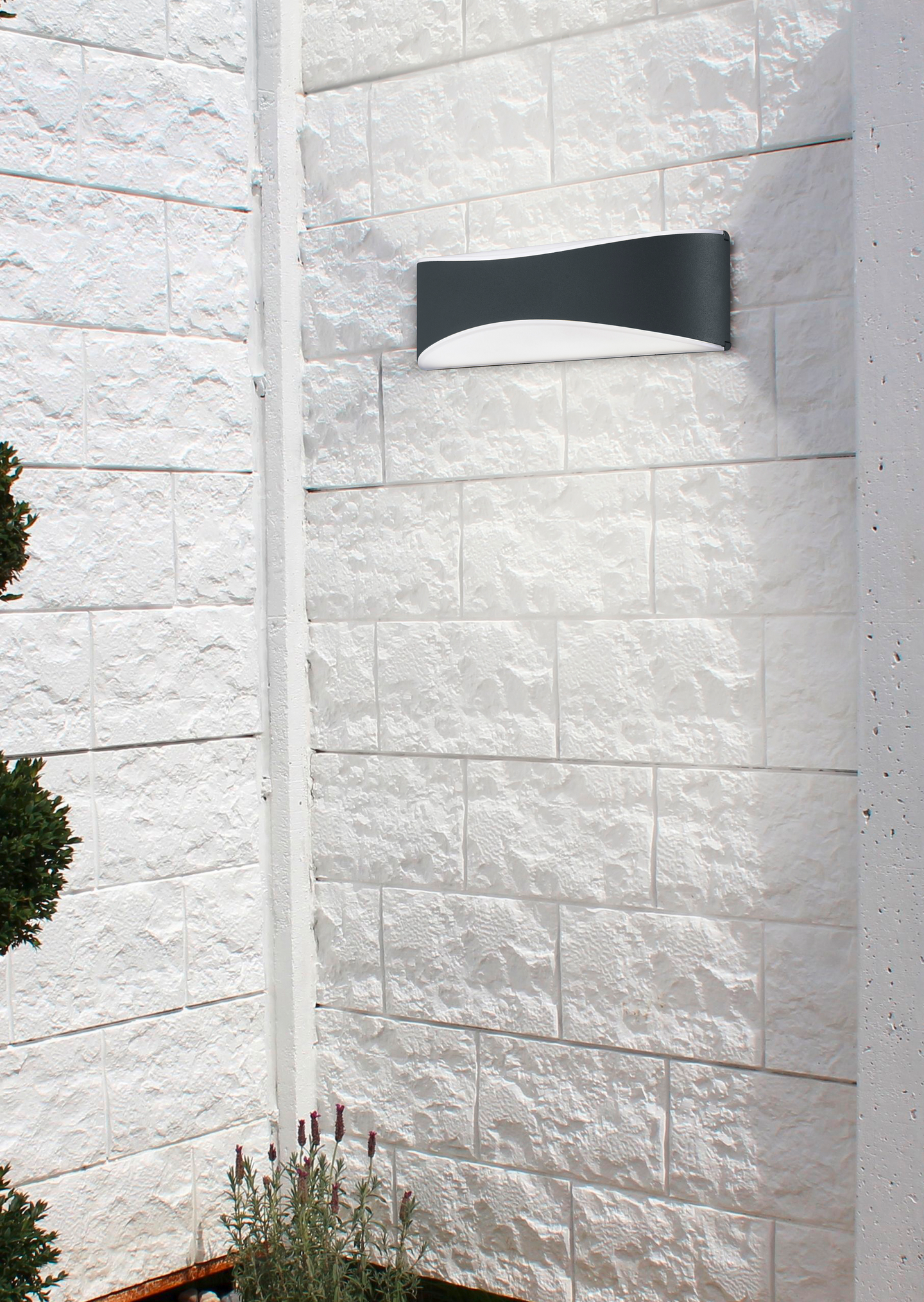 Seinävalaisin TRIO Konda led 850lm antrasiitti