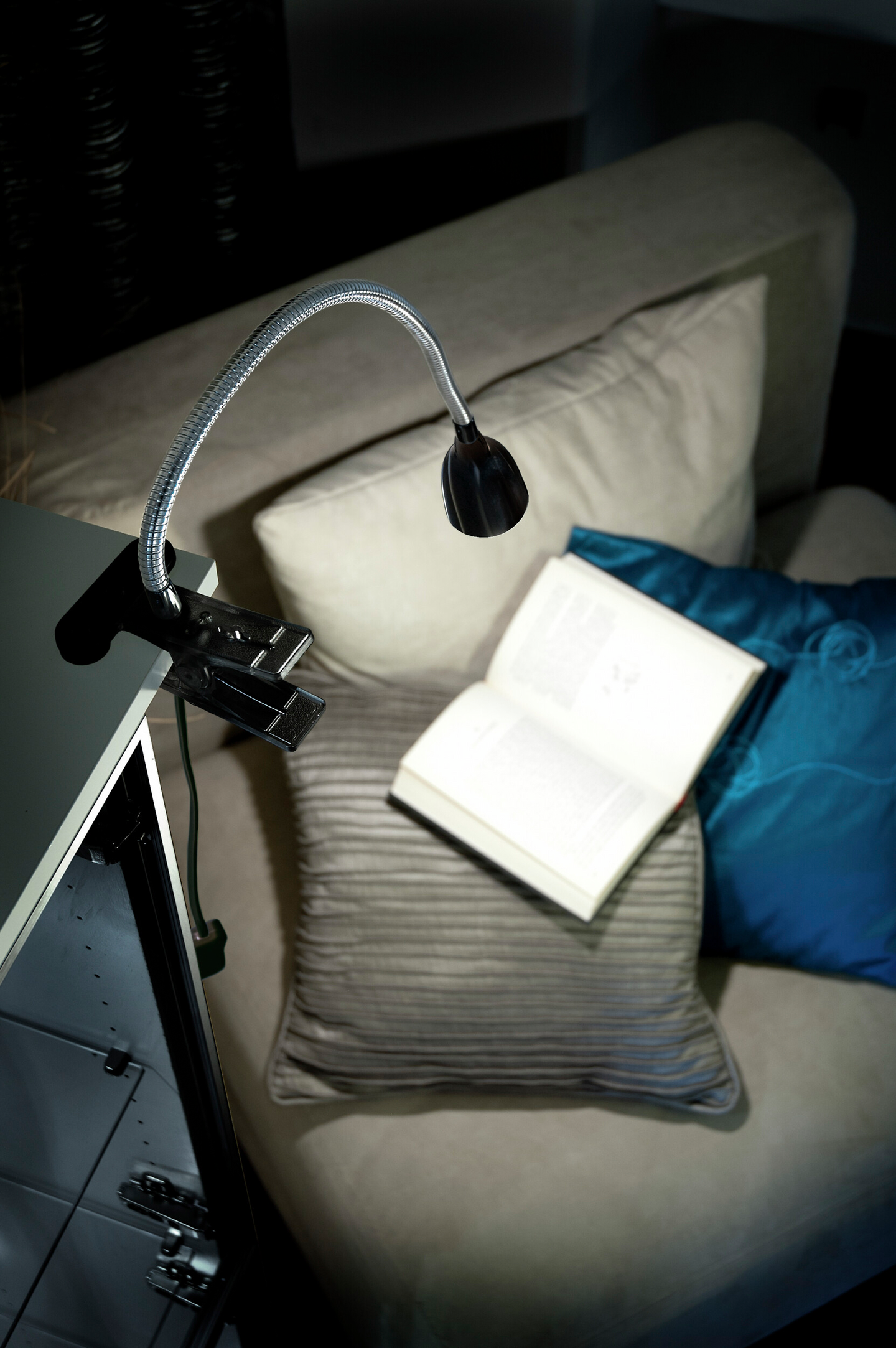 Klipsivalaisin Airam Stella 280lm 3W/830 IP20 musta