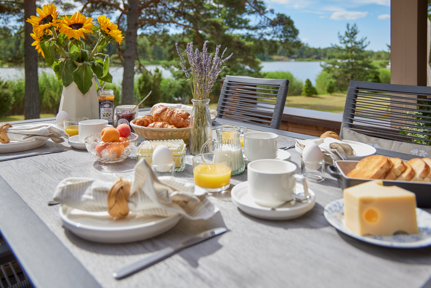 Ruokailuryhmä Cello Lucca 4 tuolia