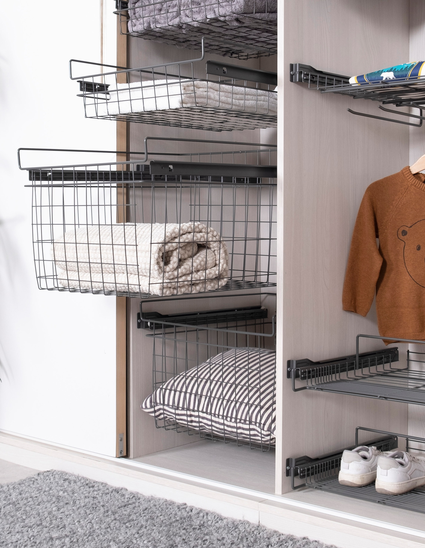 Rullakiskokori LM604 537x440x140 kaappiin 566-570mm hopea