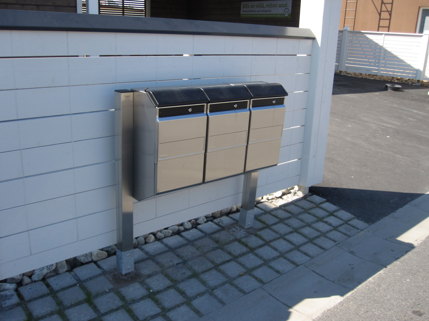 Postilaatikon jalka Stala PLI3