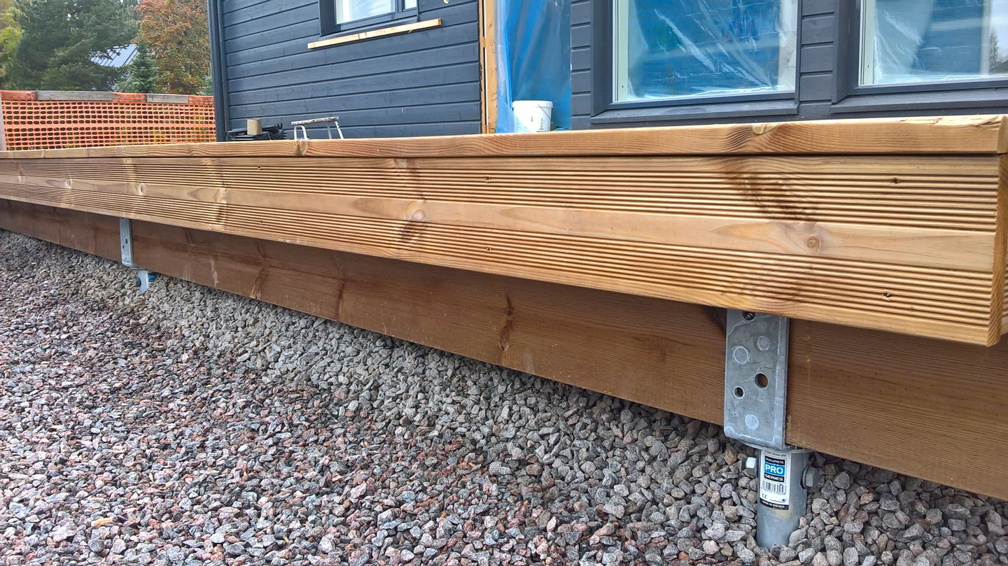 Ruuvipaalun U-kenkä 75mm pystypilarille