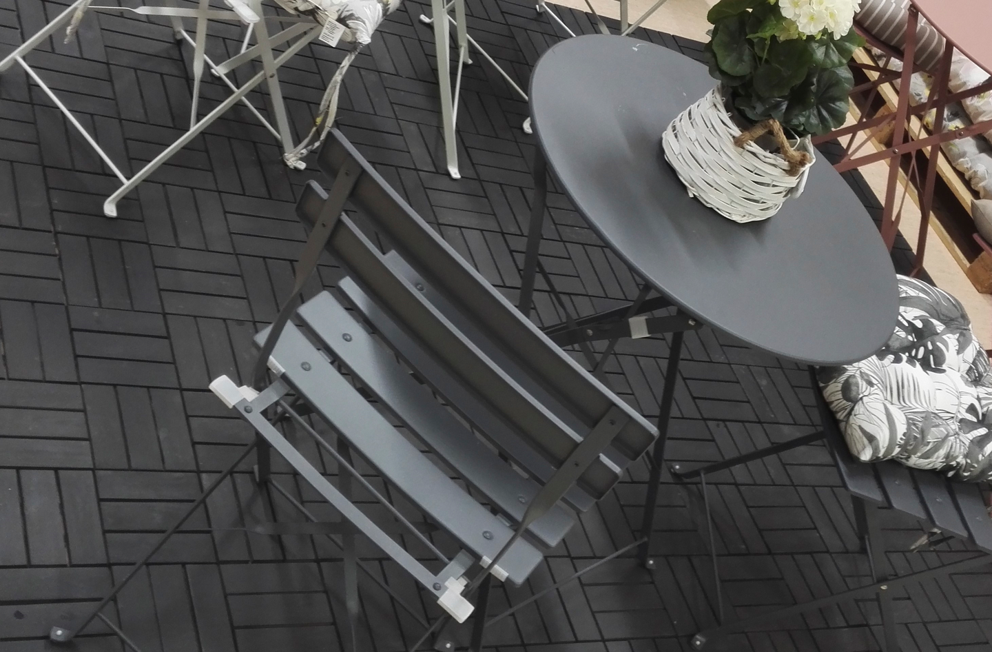 Terassilaatta Cello 30x30cm akaasia tummanharmaa