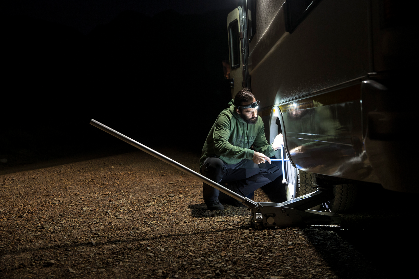 Otsavalaisin Ledlenser MH10 ladattava 600lm