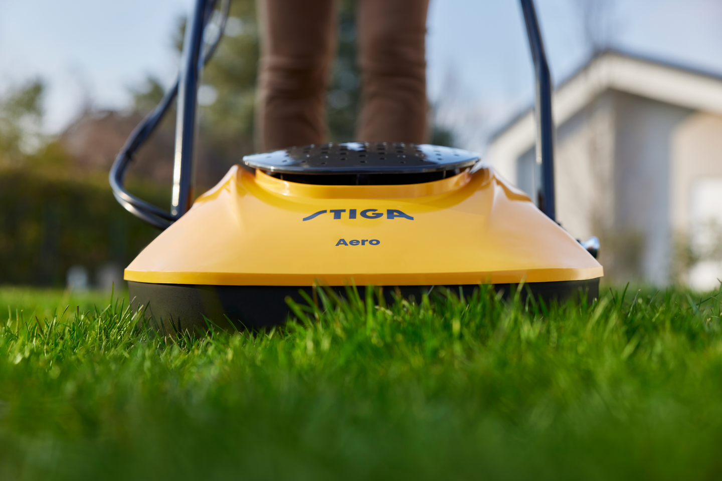 Akkuruohonleikkuri Stiga Aero 132E Kit 2x4,0Ah