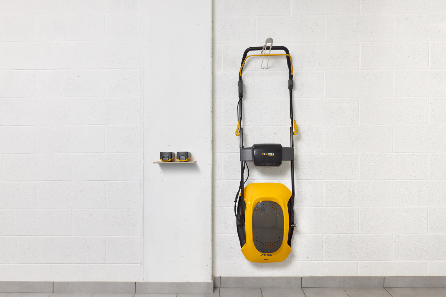 Akkuruohonleikkuri Stiga Aero 132E Kit 2x4,0Ah