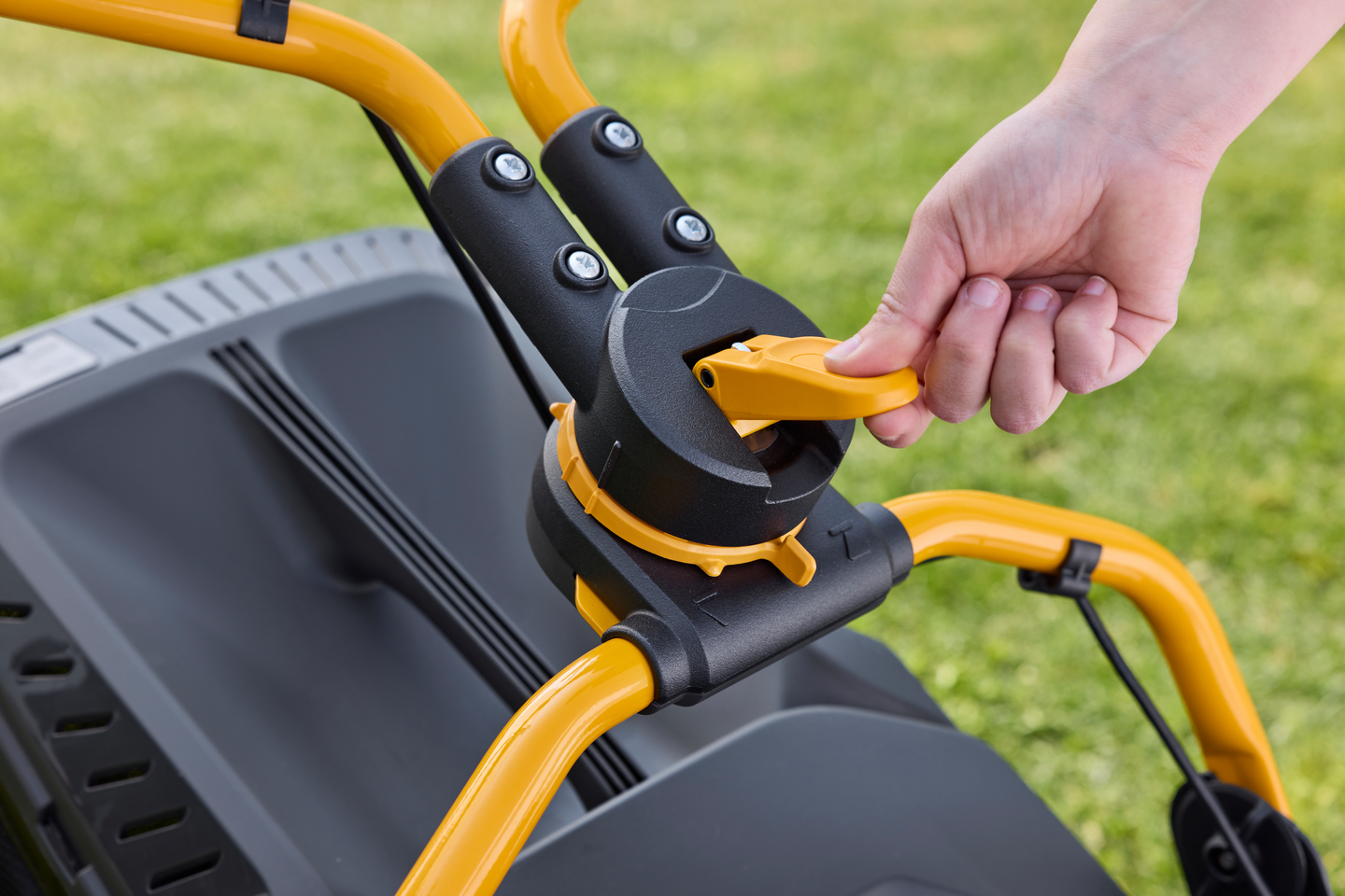 Akkuruohonleikkuri Stiga Collector 548E S Kit 2x4,0Ah