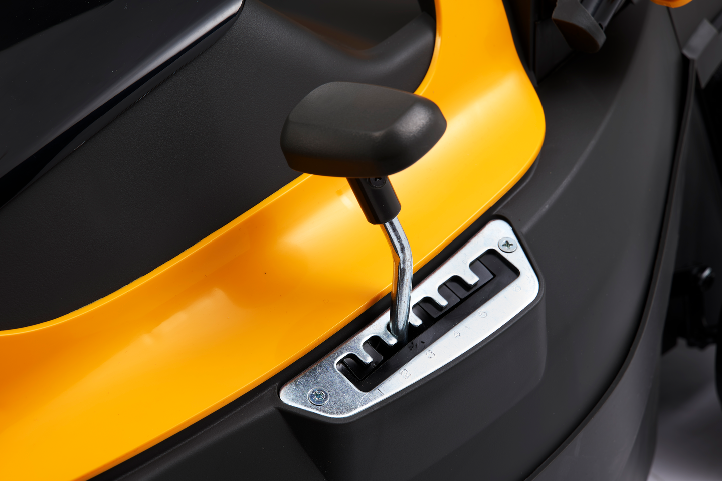 Akkuruohonleikkuri Stiga Collector 140E Kit 2x4,0Ah