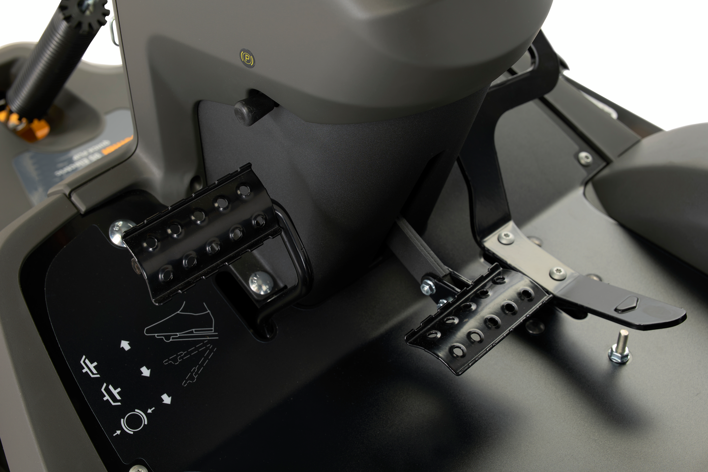 Etuleikkuri Stiga Park 500 + leikkuupöytä Stiga Park Combi 95 Q Plus