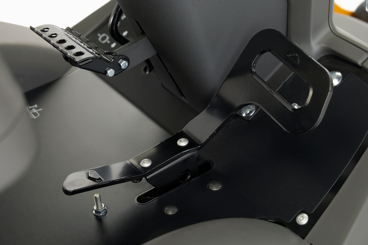 Etuleikkuri Stiga Park 500 + leikkuupöytä Stiga Park Combi 95 Q Plus