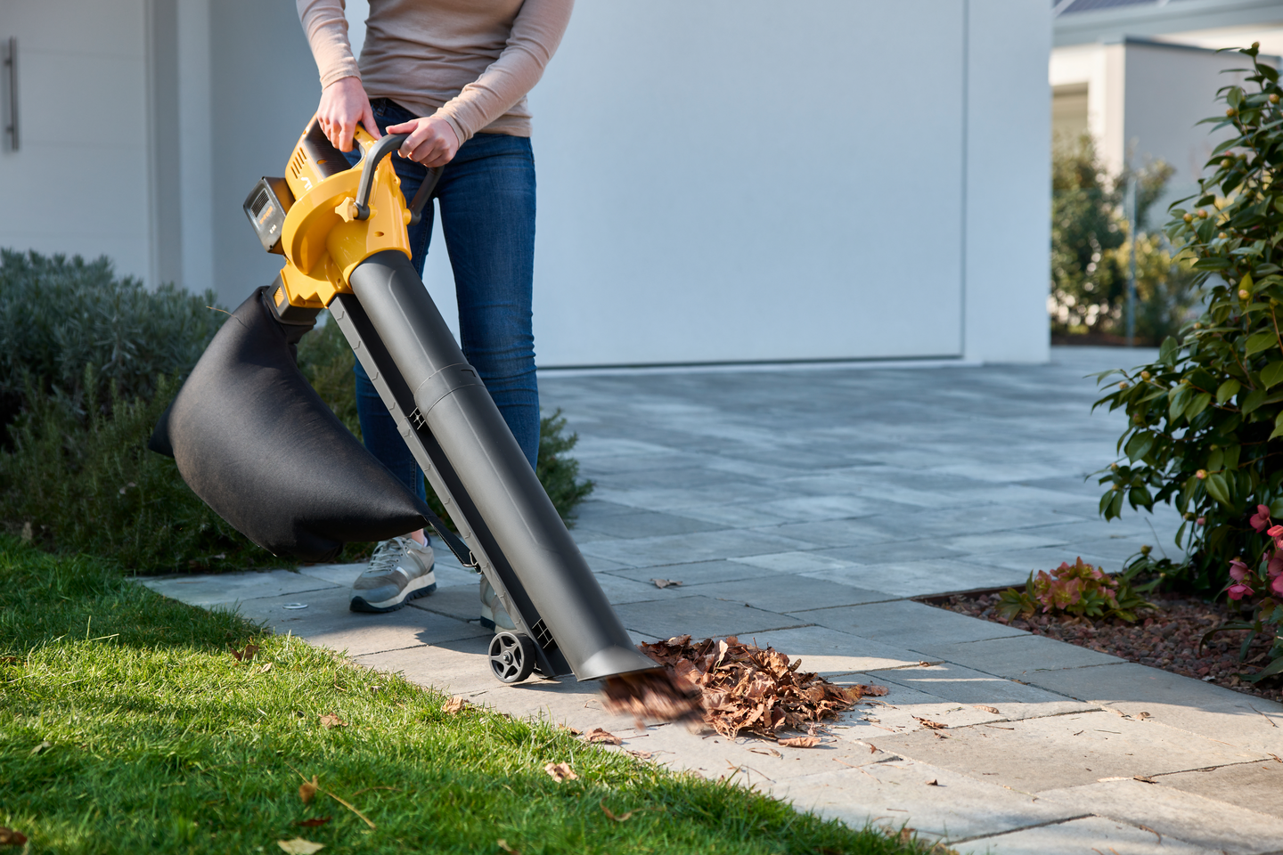 Akkulehtipuhallin/-imuri Stiga VS 100E Kit 2x4,0Ah