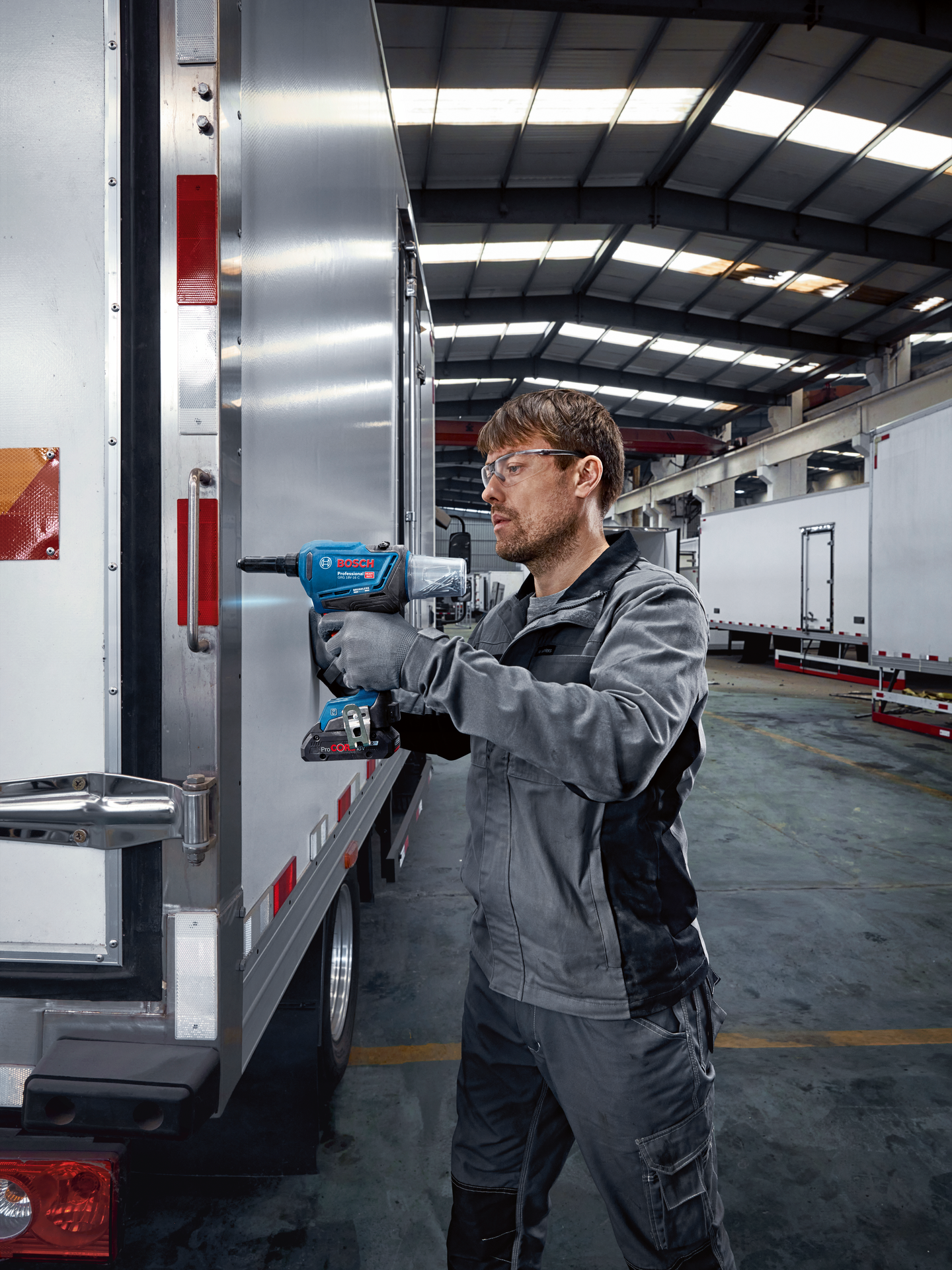 Akkuvetoniittikone Bosch GRG 18V-16 C Solo L-BOXX