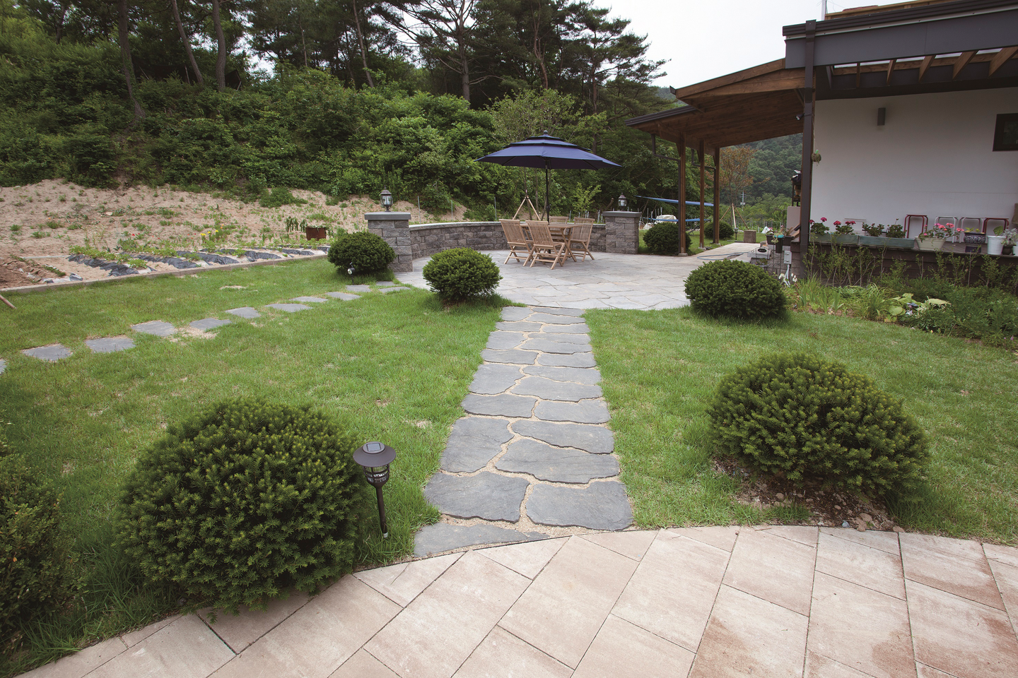 Askelkivi Lakka 50mm musta lava 50kpl