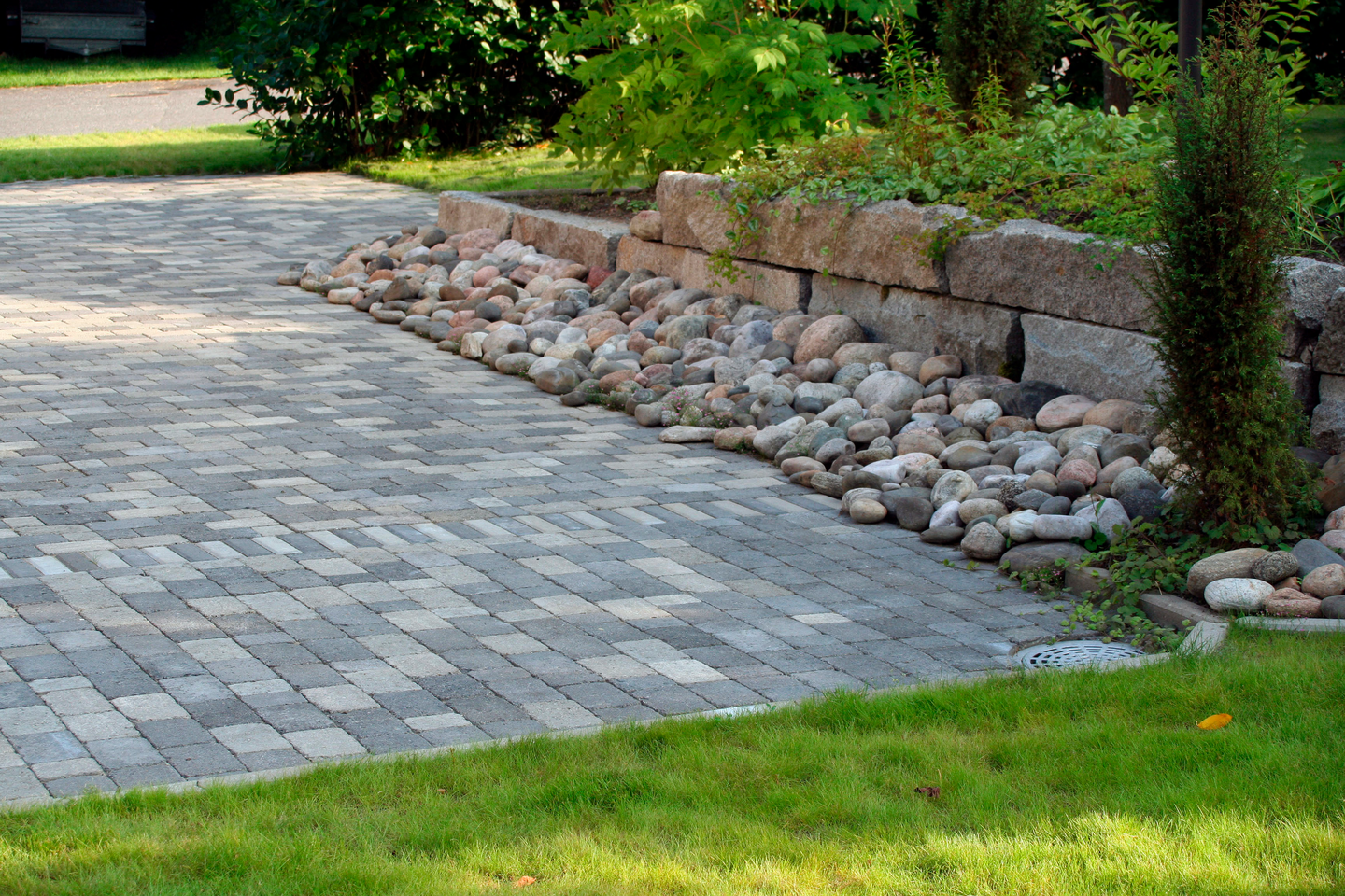 Antiikkikivi Lakka 60mm harmaa 179x119x60mm 47kpl/m² lava 10,2m²