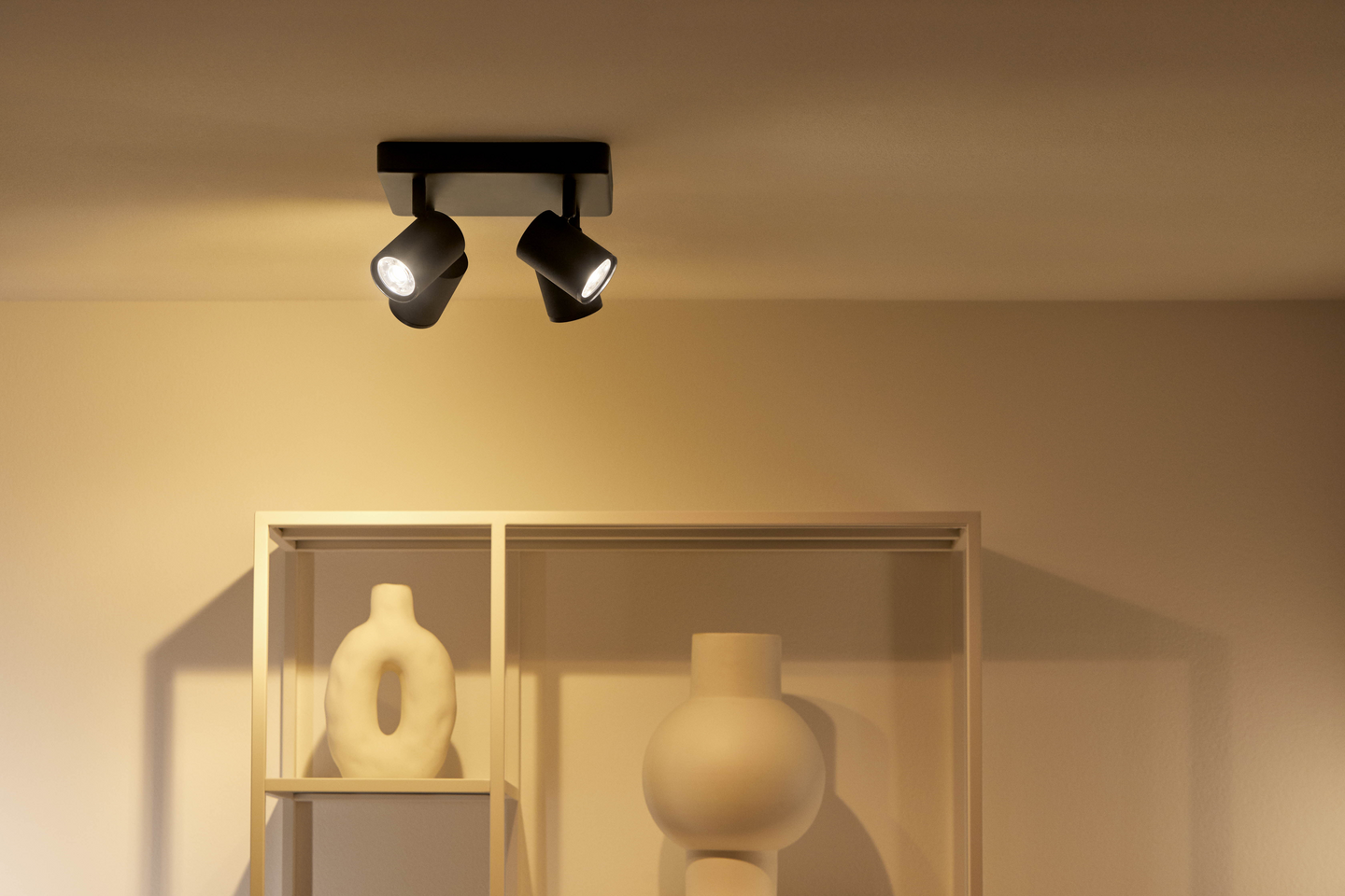 Kohdevalaisin WiZ Imageo musta 4x5W RGB