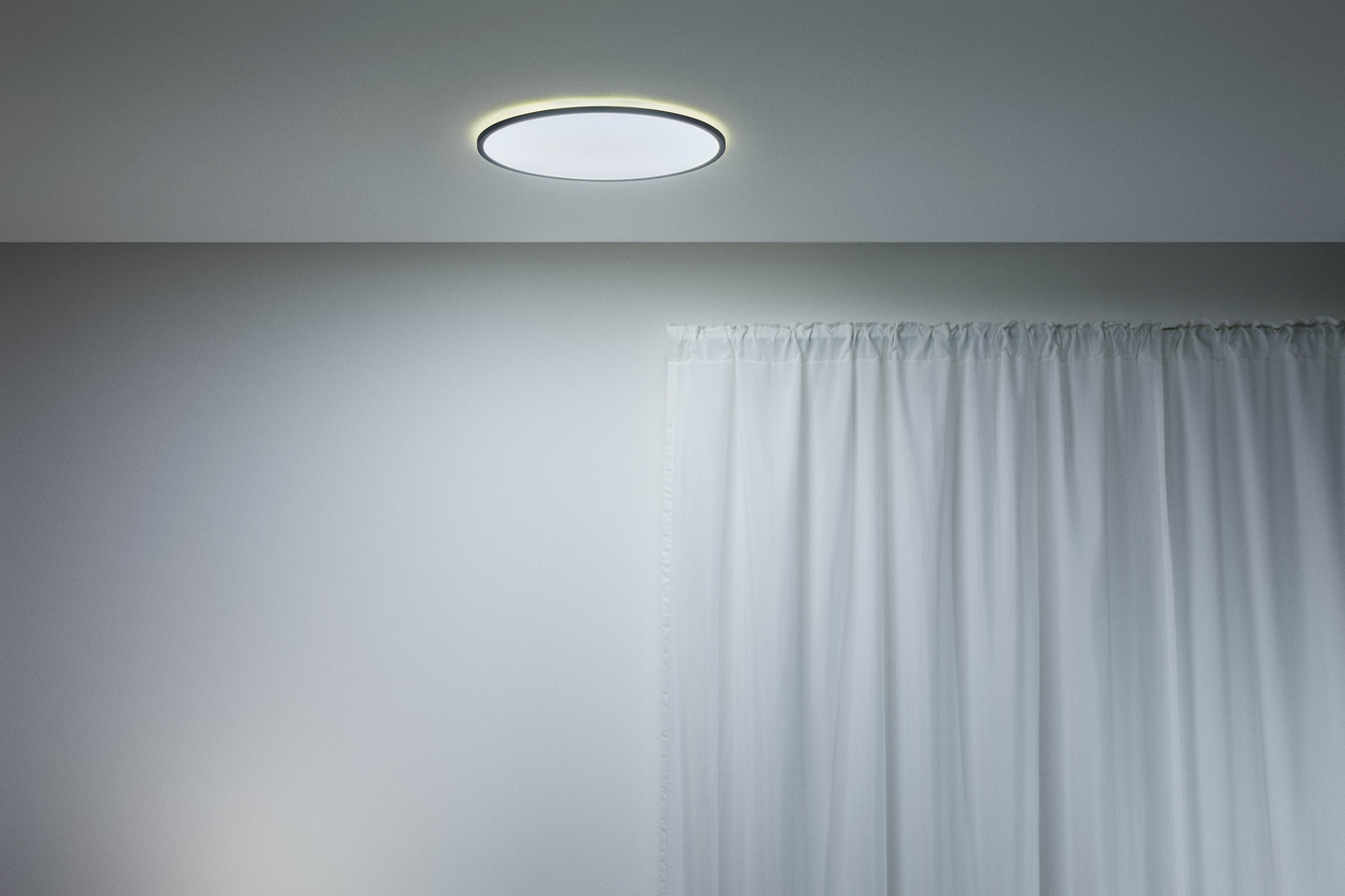 Kattovalaisin WiZ Superslim musta 22W