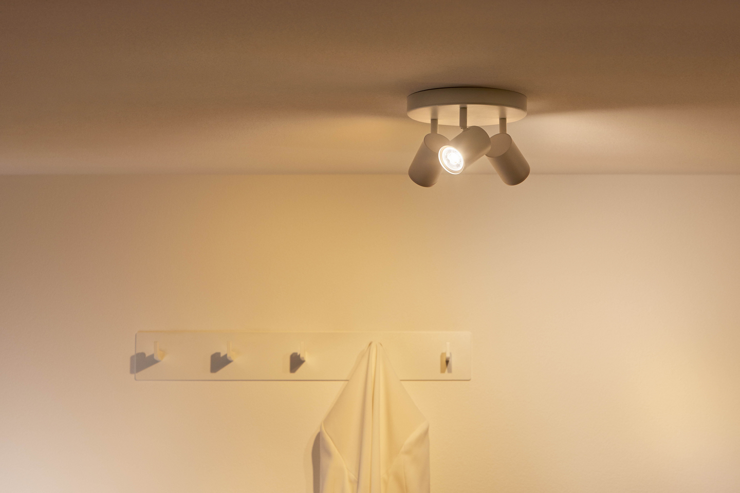 Kohdevalaisin WiZ Imageo valkoinen 3x5W RGB