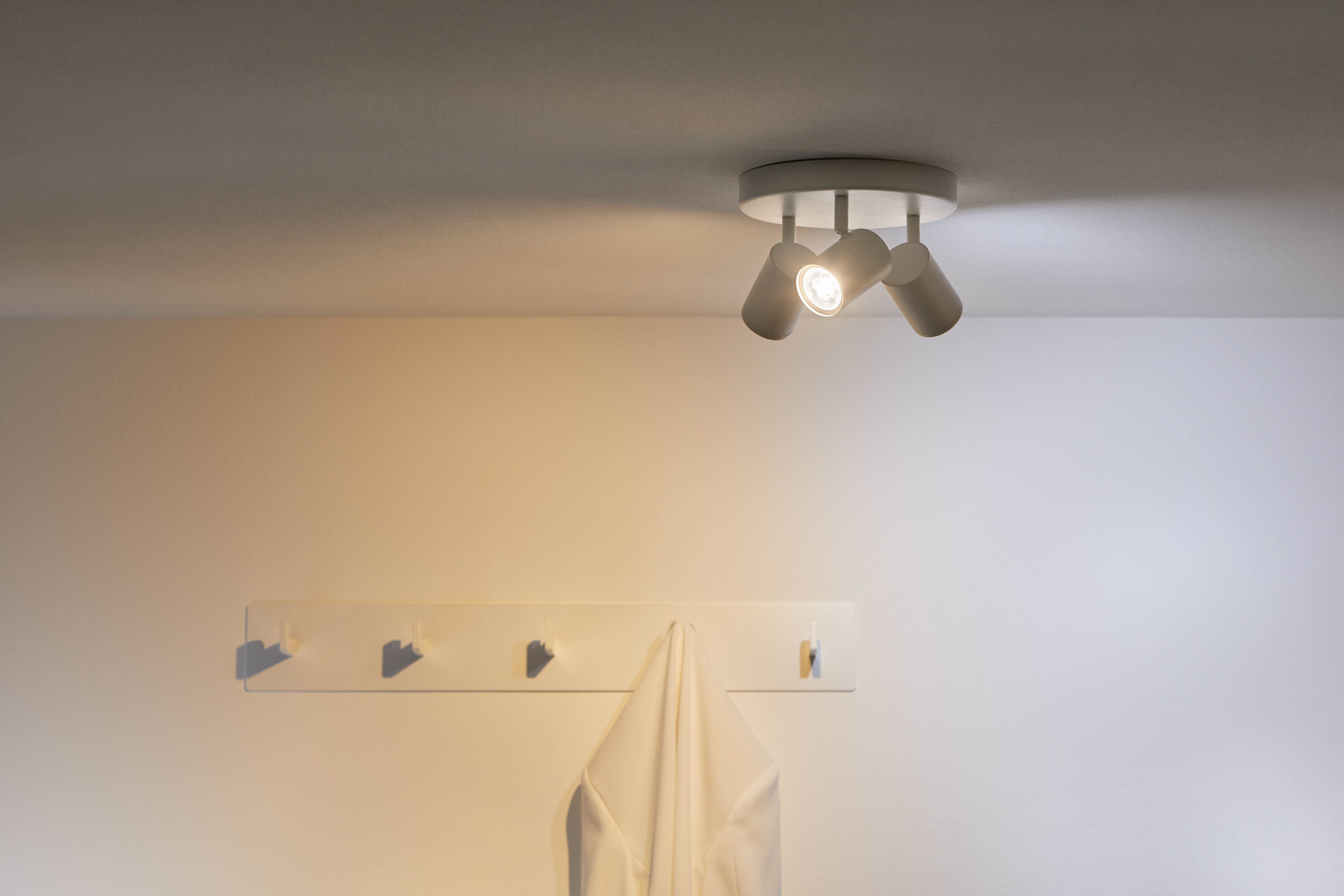 Kohdevalaisin WiZ Imageo valkoinen 3x5W RGB