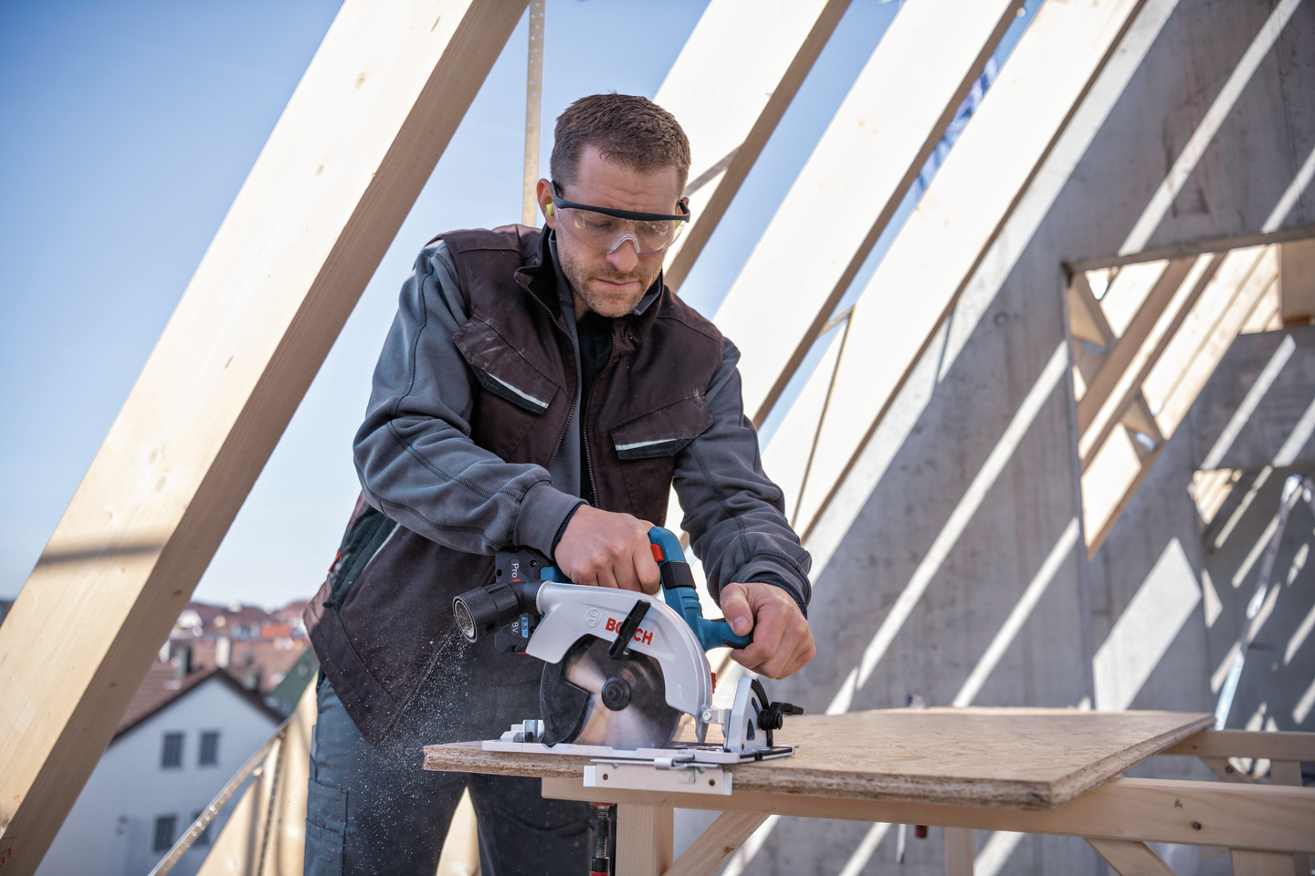 Akkukäsipyörösaha Bosch GKS 18V-57-2 Solo L-Boxx