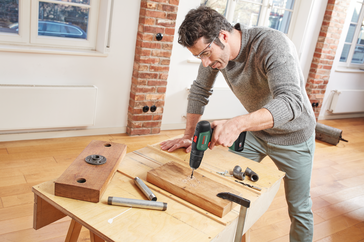 Akkuiskuporakone Bosch UniversalImpact 18V 2x1,5Ah Systembox 241 osaa