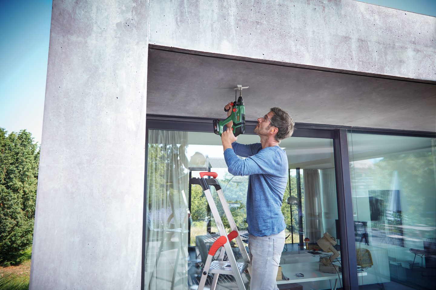 Akkuporavasara Bosch UniversalHammer 18V Solo