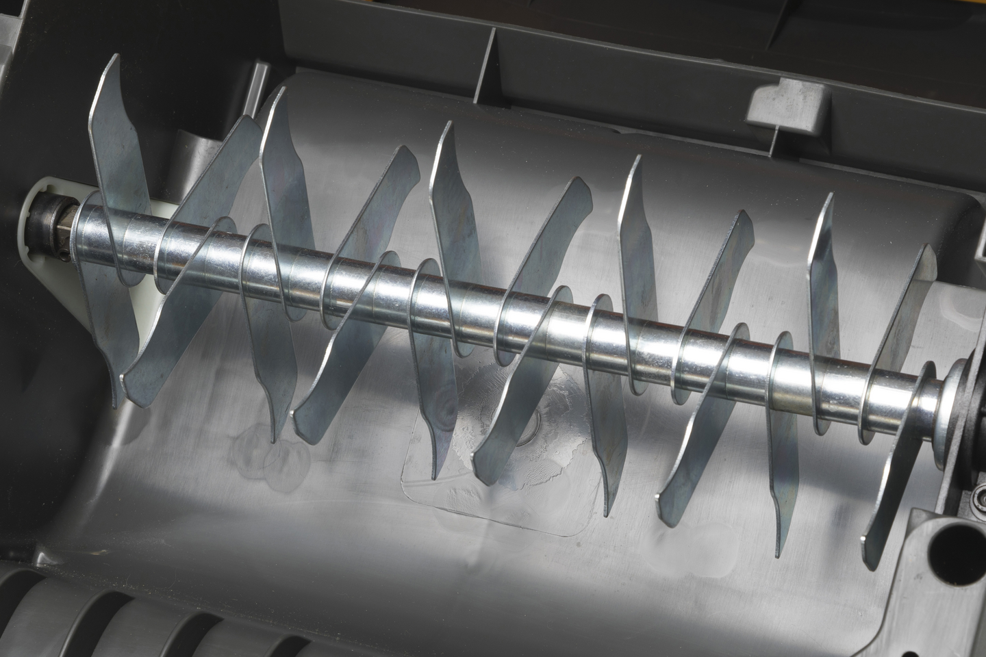 Nurmikon ilmaaja Stiga SV 415E 1500W