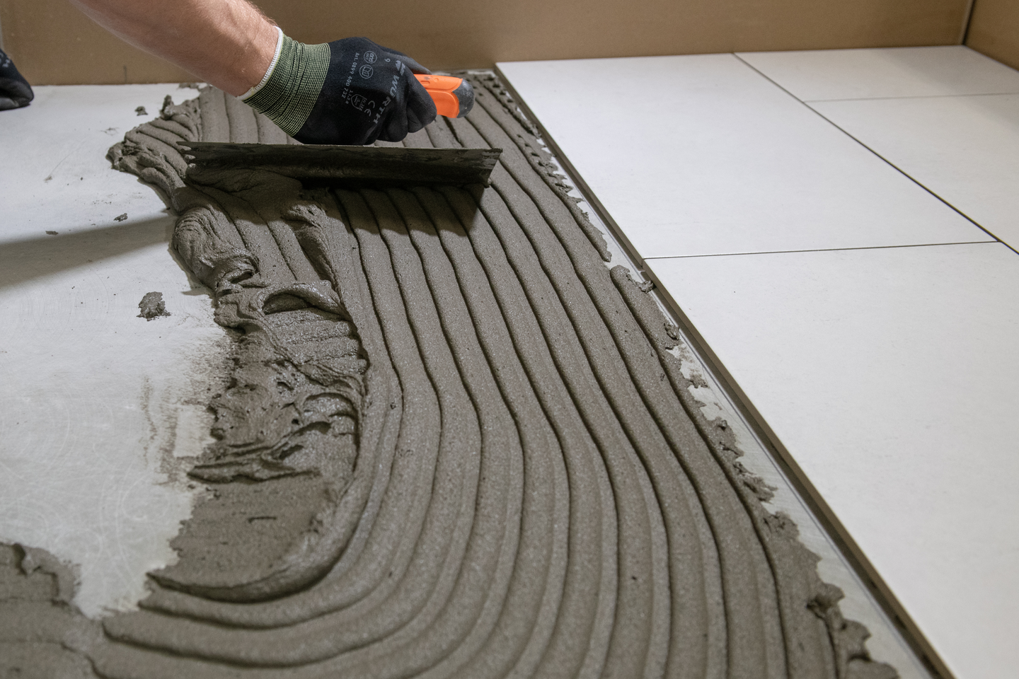 Lattialaattalaasti Kiilto Floorfix DF 20kg