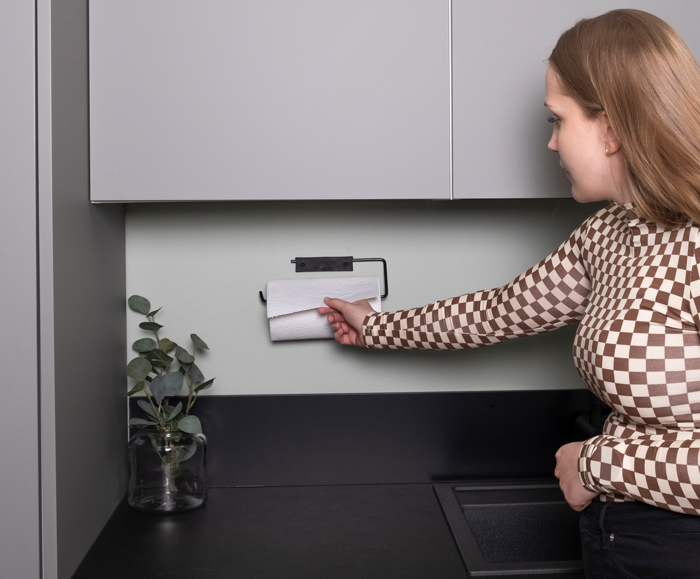 Talouspaperiteline LM 45 musta ruuvikiinnityksellä