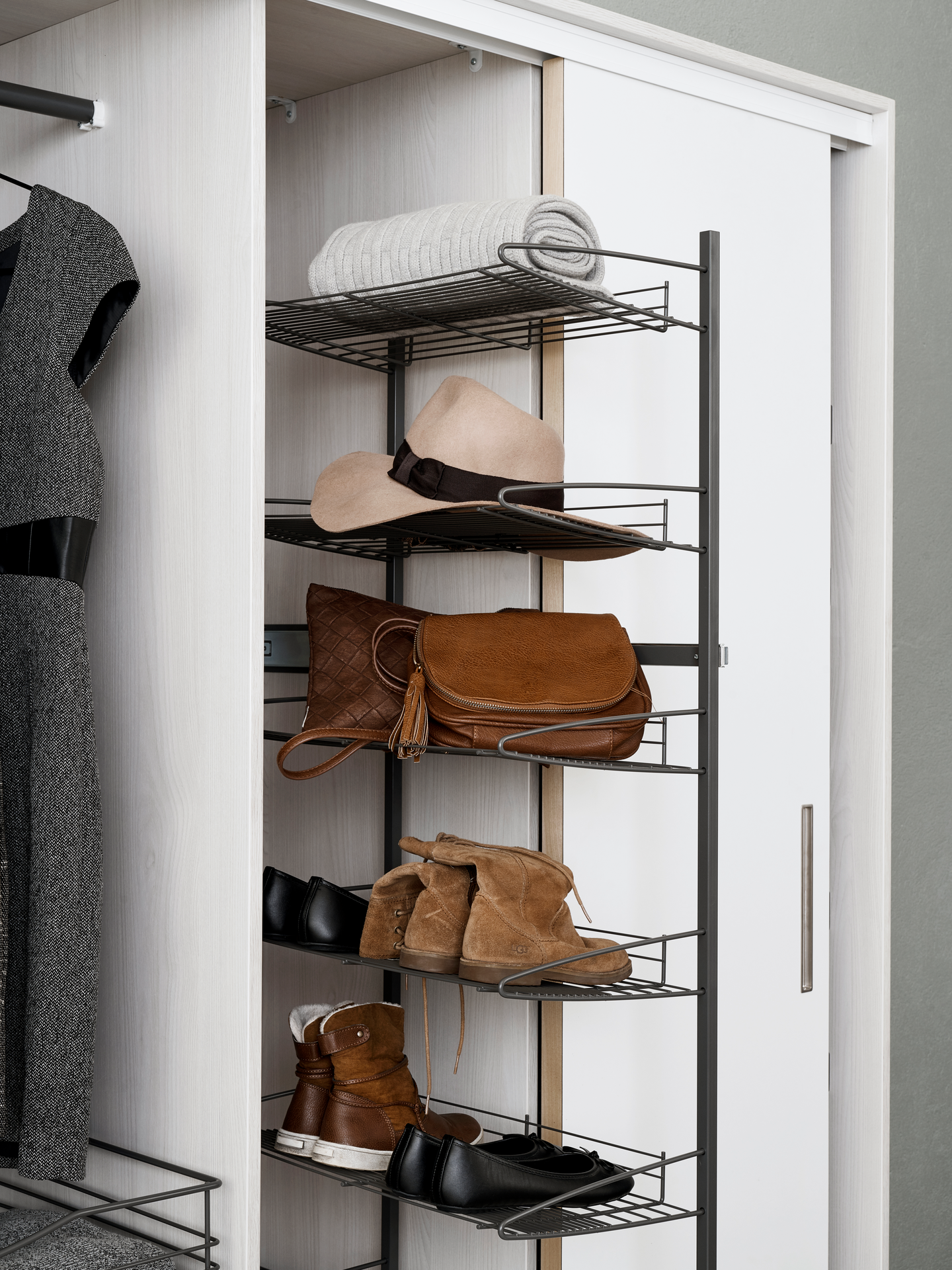 Säilytystorni LM 686 8 hyllyä antrasiitti 330x500x1705mm