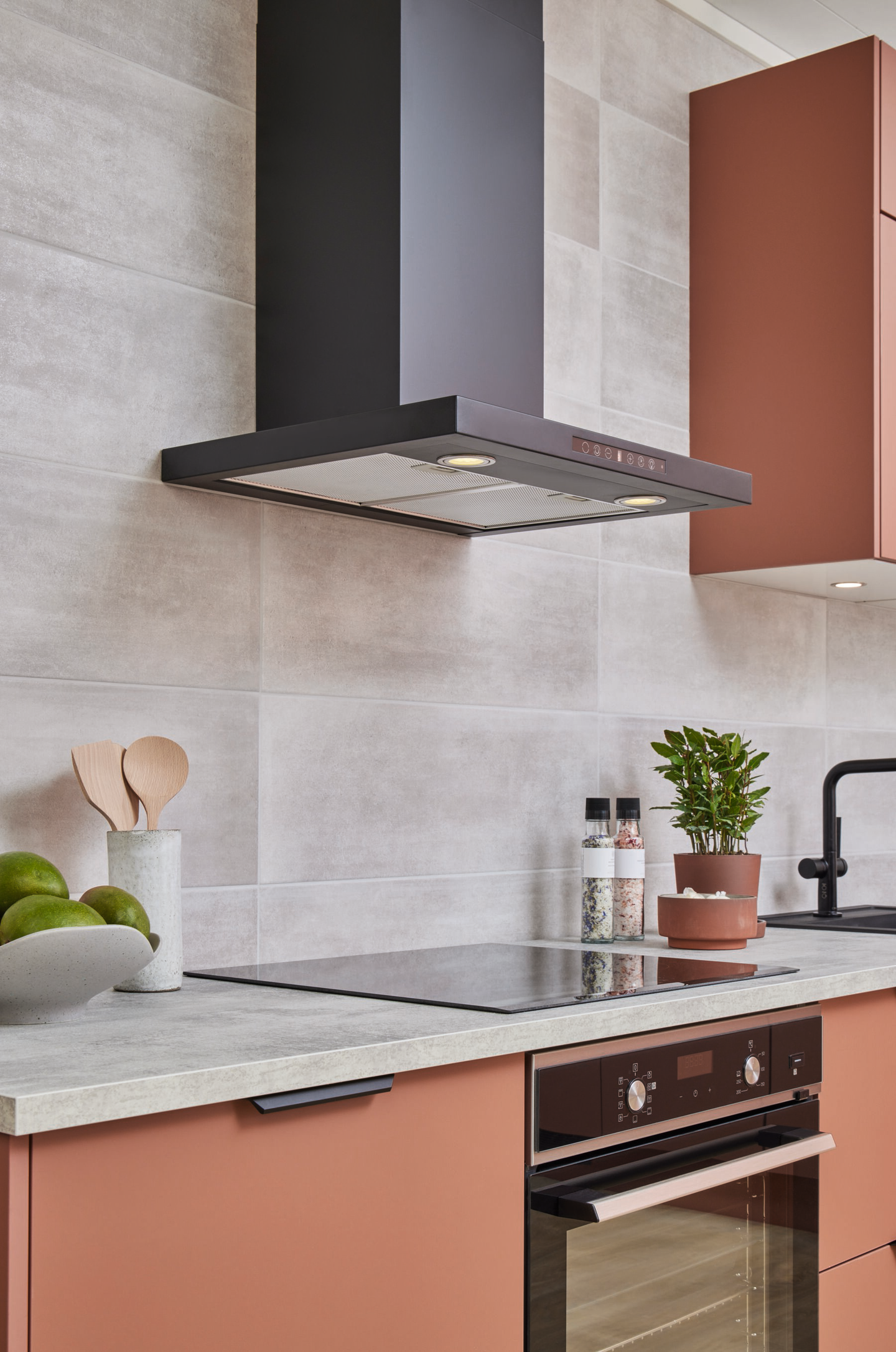 Liesituuletin Cello Asteria mattamusta 60cm