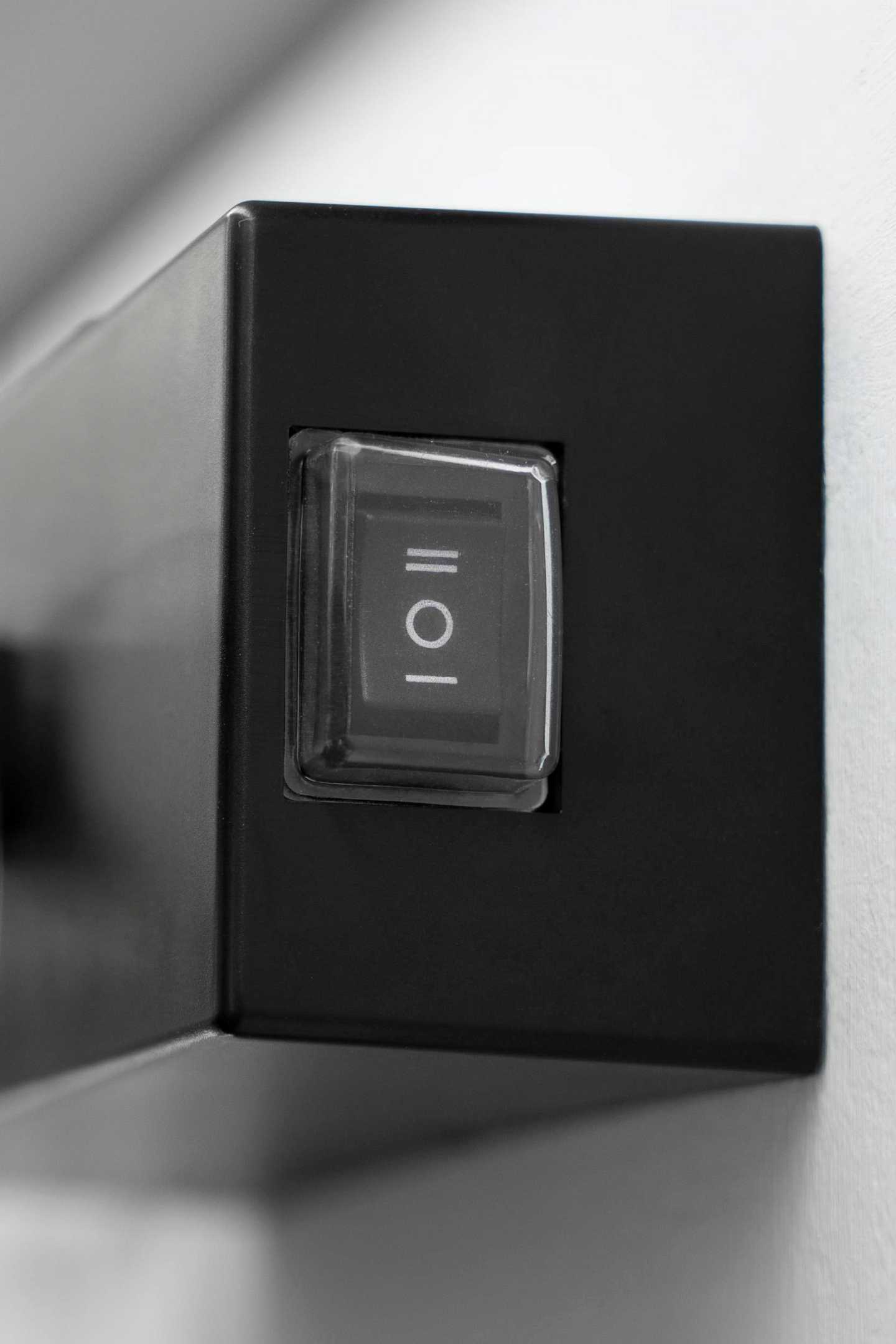 Peilivalaisin EGLO Verdello led 5W 60x6cm musta/messinki