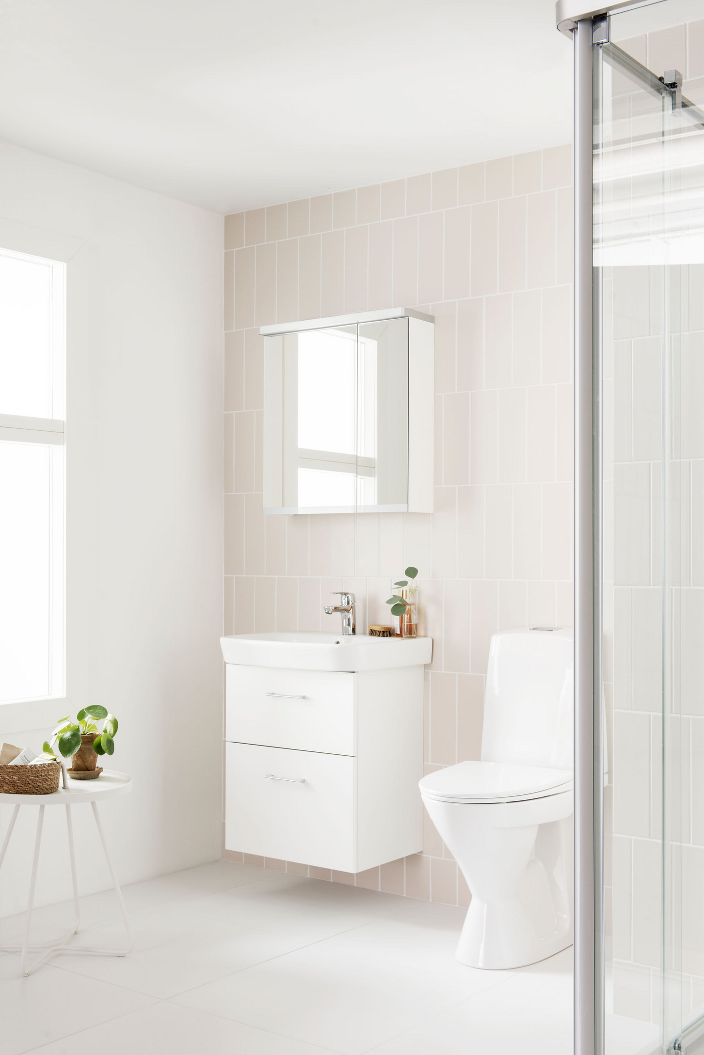 Allaskaappipaketti IDO Glow Square L60 K70,5 S44cm tummanruskea