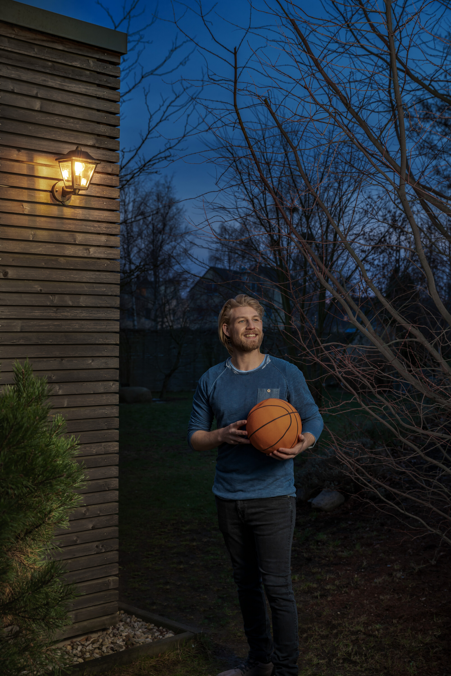 Ulkovalaisin LEDVANCE Endura Classic Tradition Up IP44 E27 alumiini