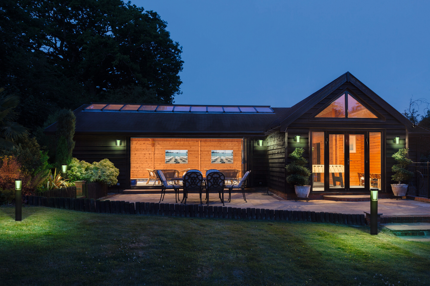 Led-ulkovalaisin LEDVANCE SMART+ WiFi Cascade Wall RGBW 420lm harmaa